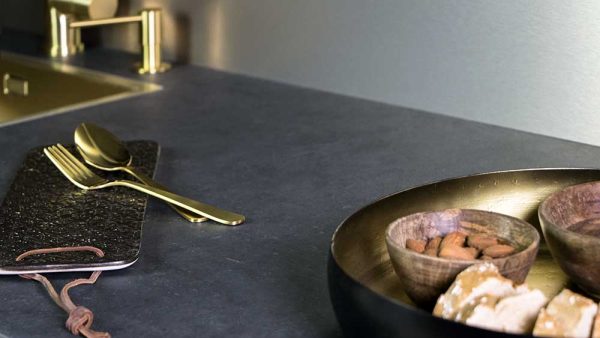 Z1.212-COSMIC03_N0020_052_DecorTop-Cosmic-liggend-600×338
